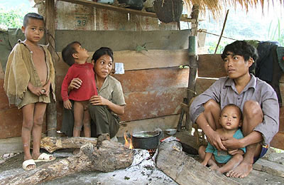 Cần lắm một bàn tay yêu thương